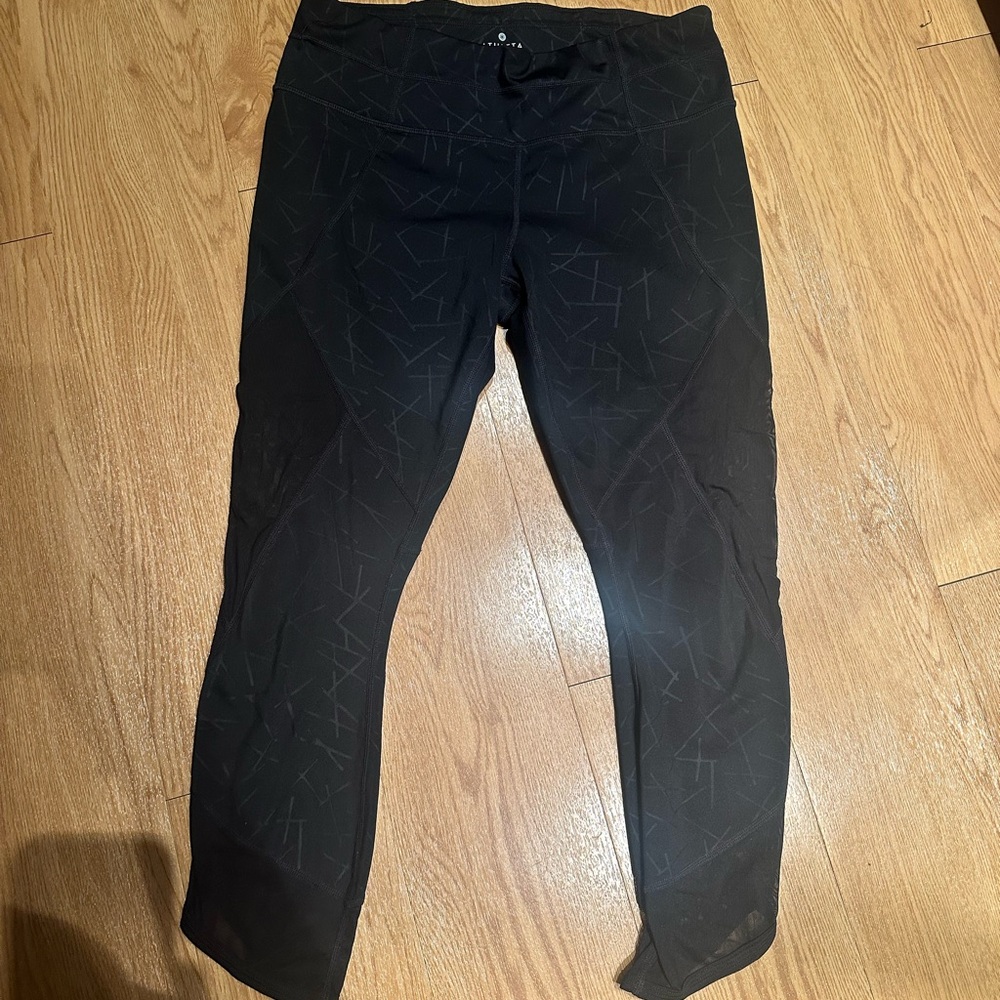 Black Patterned Leggings athleta medium capri style